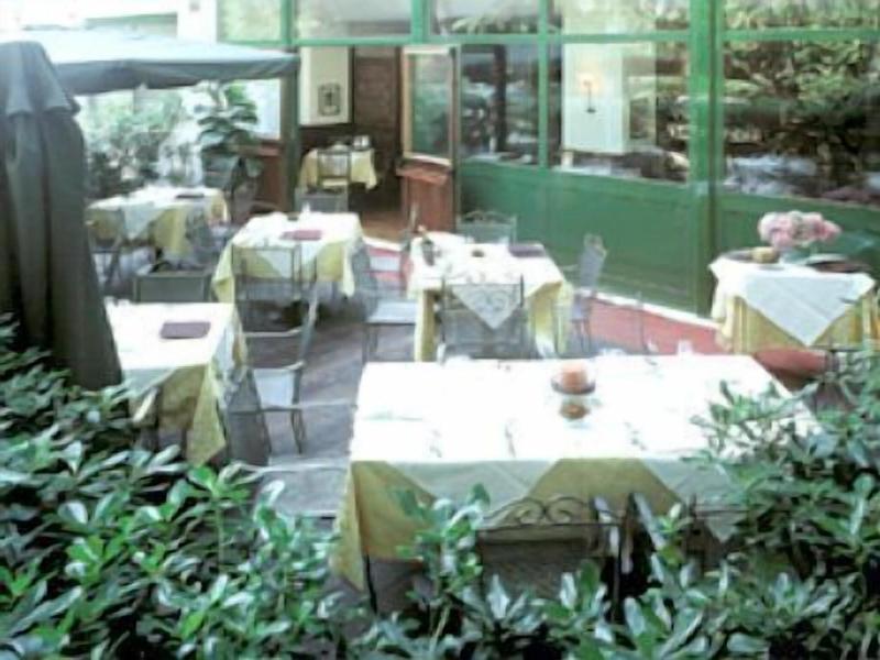 Hotel Italia image