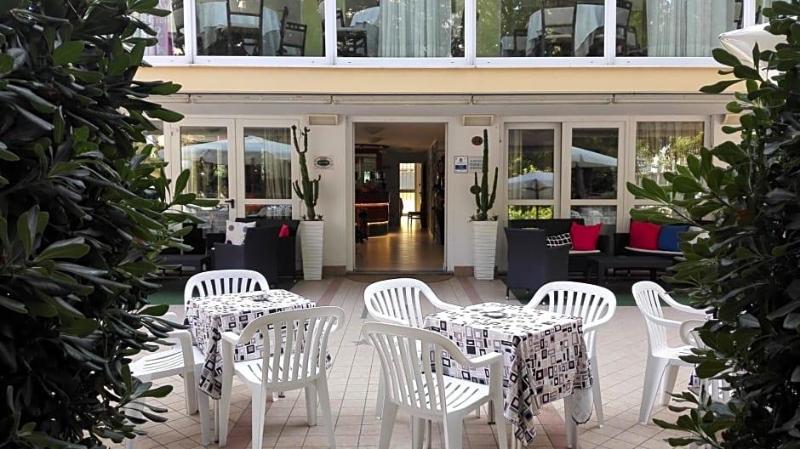Hotel Sandra image