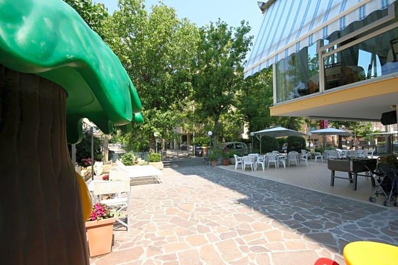 Hotel Sandra image