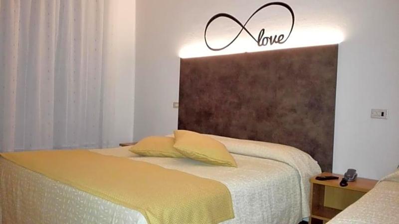 Hotel Sandra image
