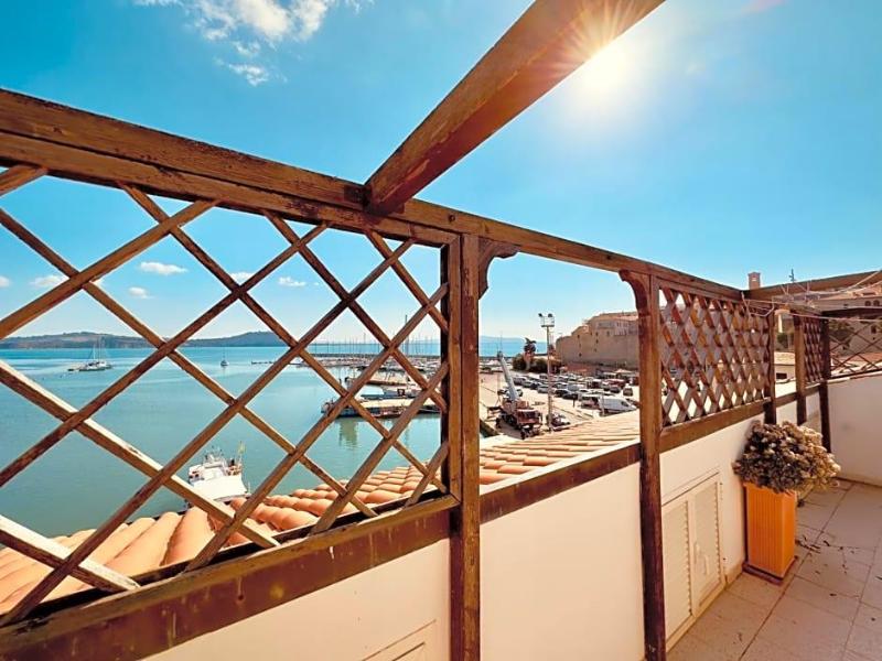 Baia Di Talamone image