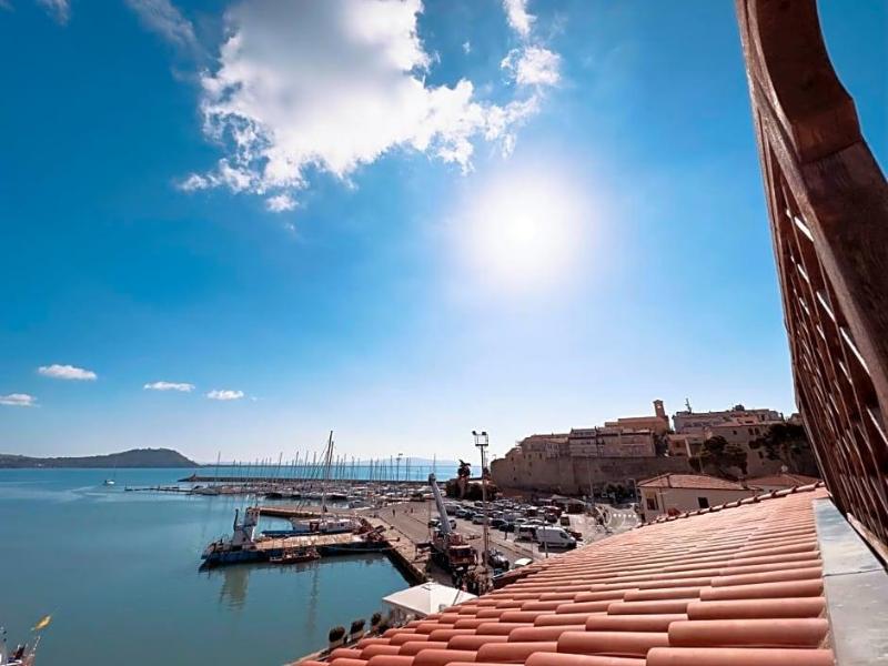 Baia Di Talamone image