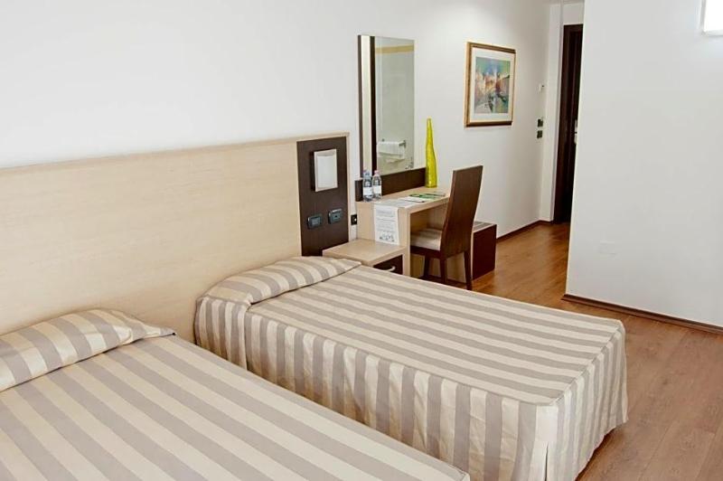 Hotel Leon Bianco image