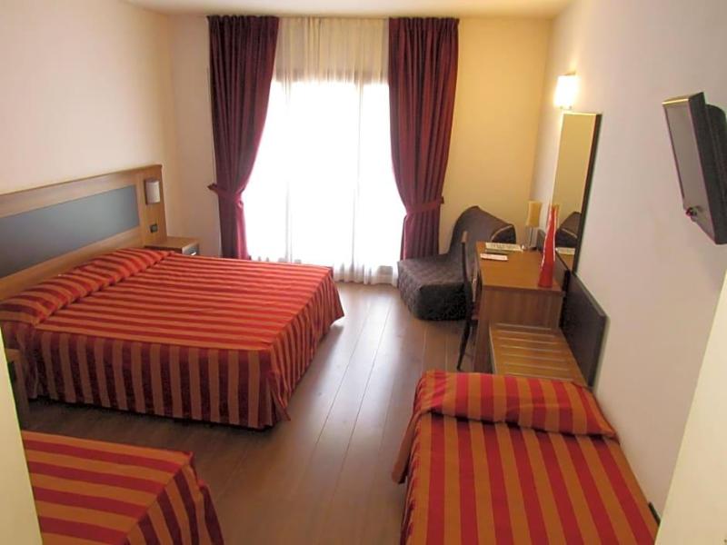 Hotel Leon Bianco image