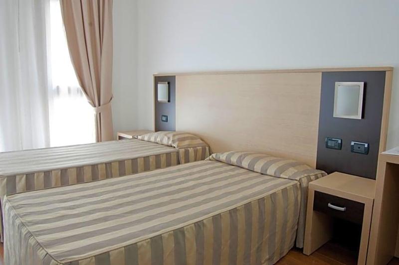 Hotel Leon Bianco image