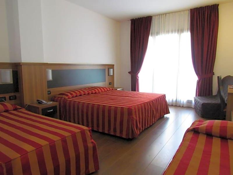 Hotel Leon Bianco image