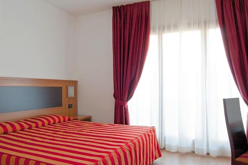 Hotel Leon Bianco image