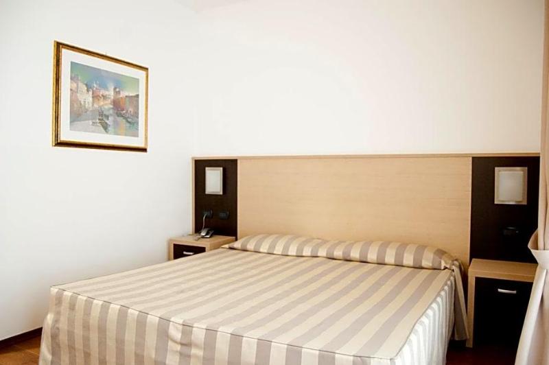 Hotel Leon Bianco image