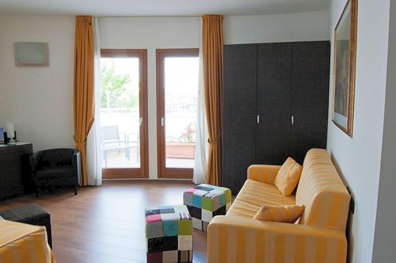 Hotel Leon Bianco image