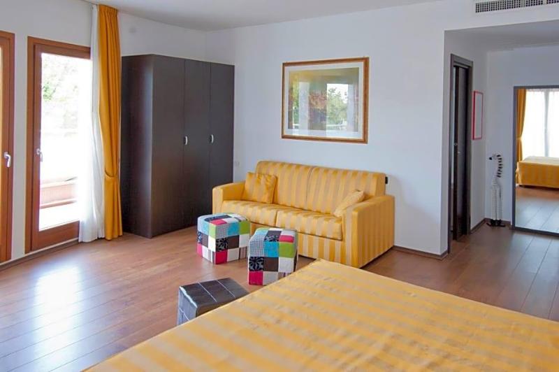 Hotel Leon Bianco image