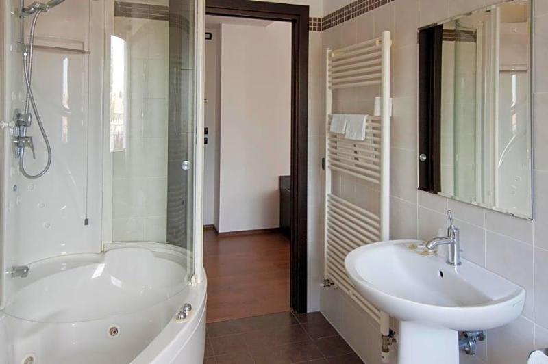 Hotel Leon Bianco image