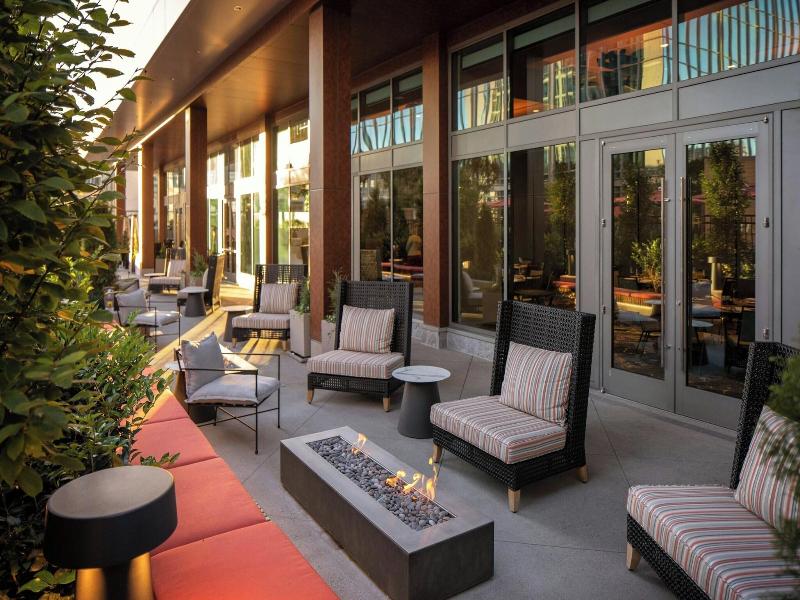 Epicurean Atlanta, Autograph Collection image