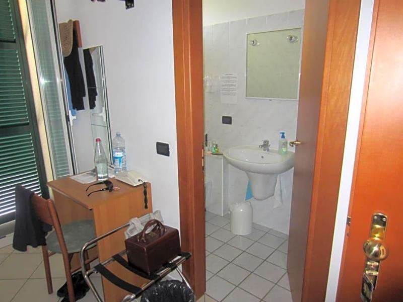 Hotel Adriana image