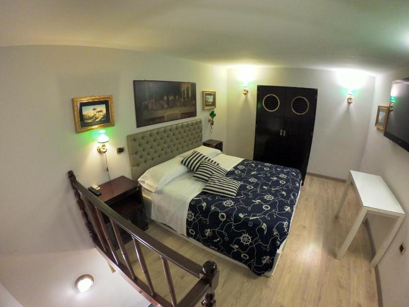 Hotel Ausonia image