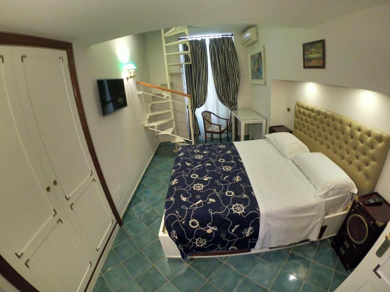 Hotel Ausonia image