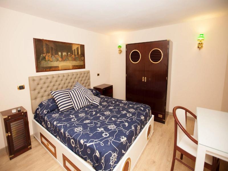 Hotel Ausonia image