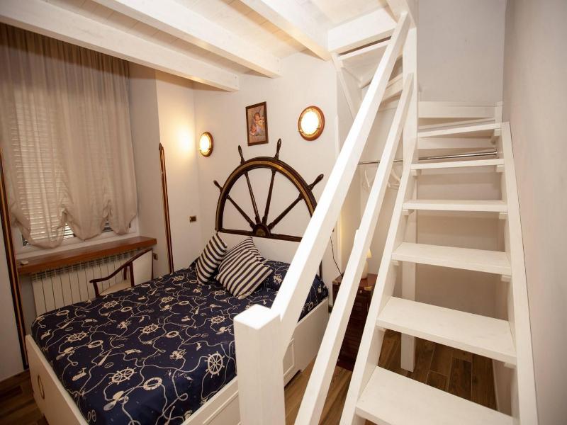 Hotel Ausonia image