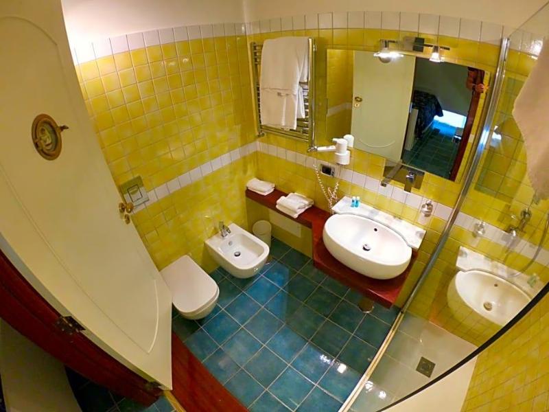 Hotel Ausonia image