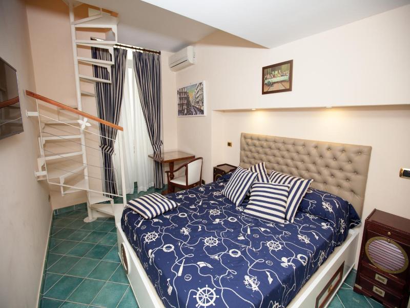Hotel Ausonia image