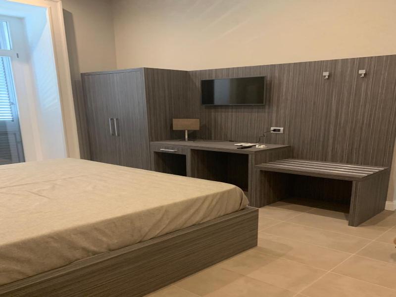 Hotel Ausonia image