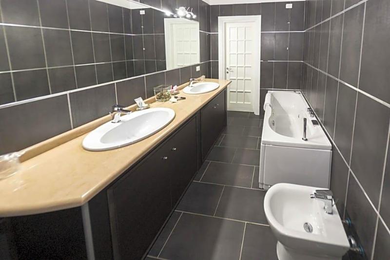 Hotel Ascot image