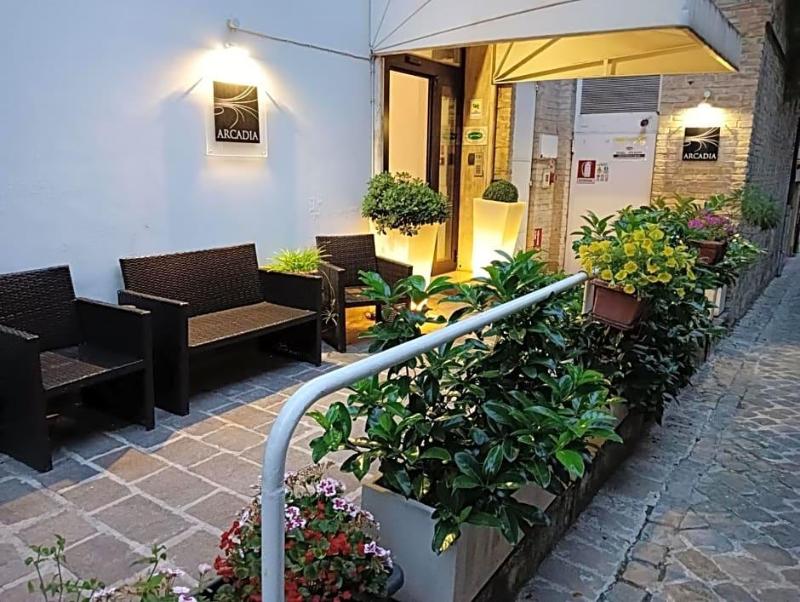 Hotel Arcadia image