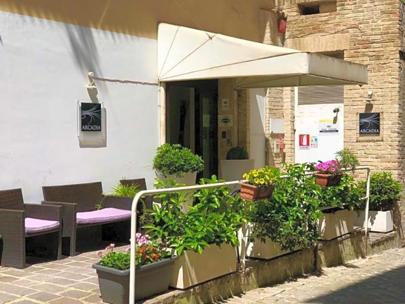 Hotel Arcadia image