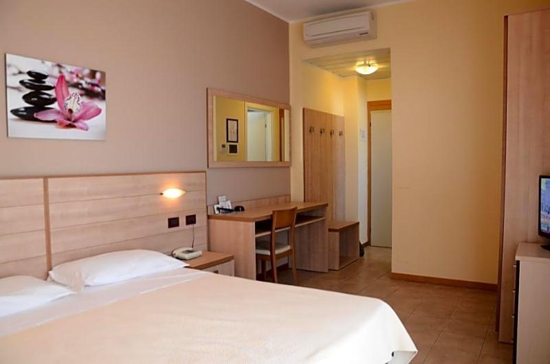 Hotel Mirage image