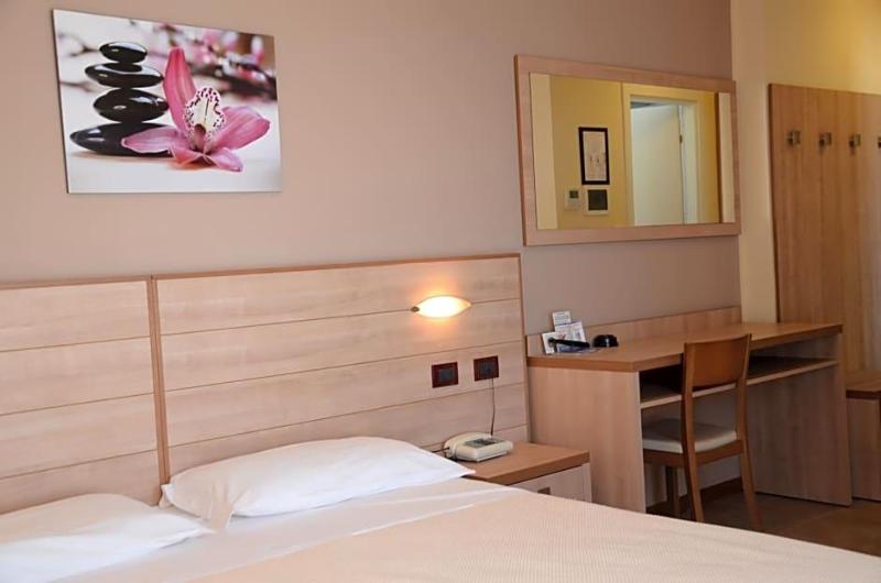 Hotel Mirage image