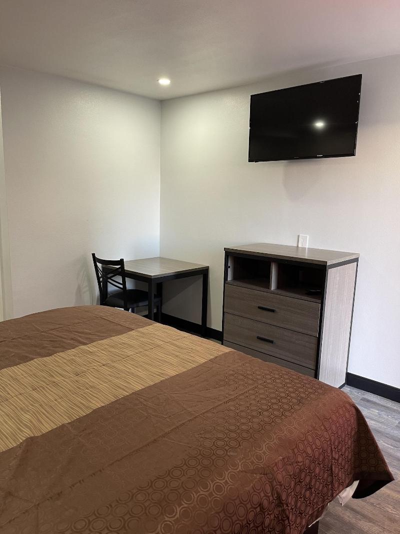Welcome Inn & Suites image