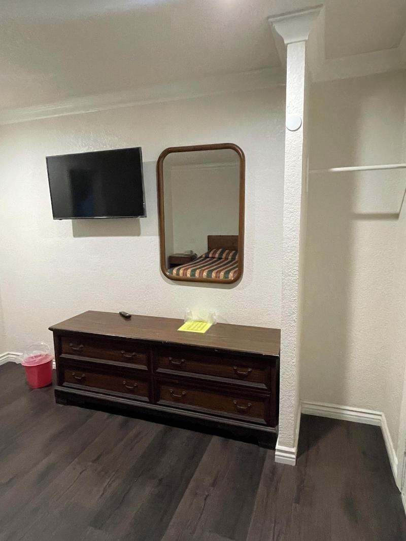 Welcome Inn & Suites image