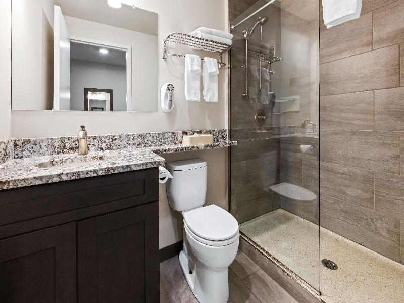 Howard Johnson by Wyndham Thunder Bay image