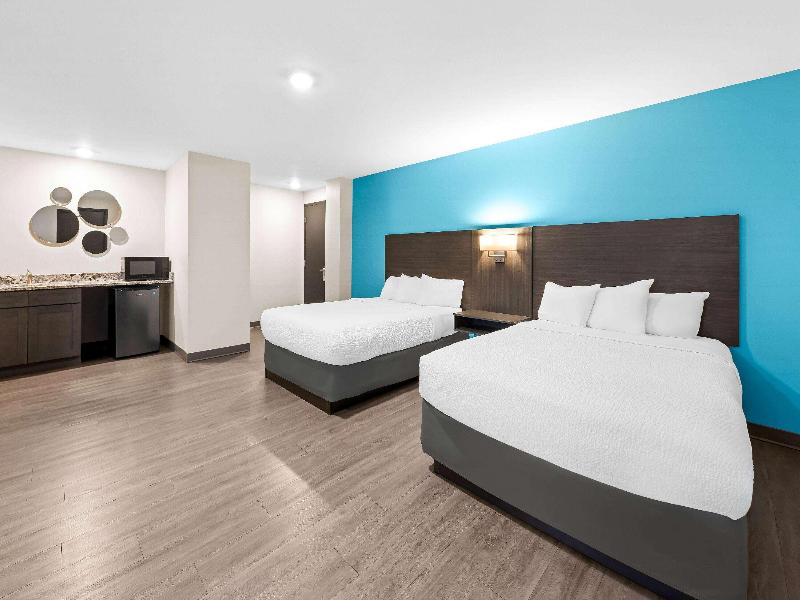 Howard Johnson by Wyndham Thunder Bay image