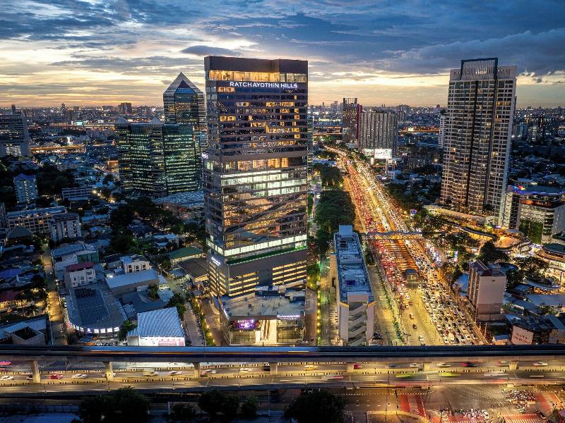 The Quarter Ratchayothin By Uhg image