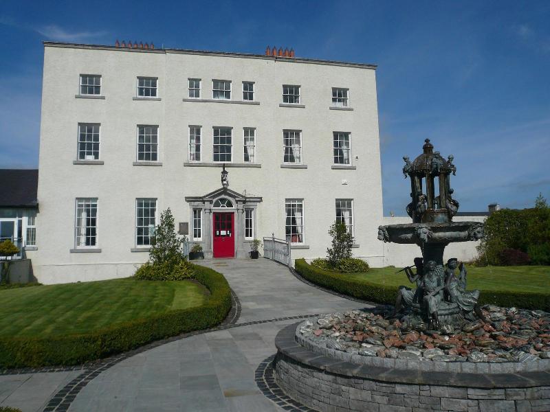 New Forest Golf Club Apartments image