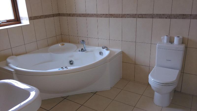 New Forest Golf Club Apartments image