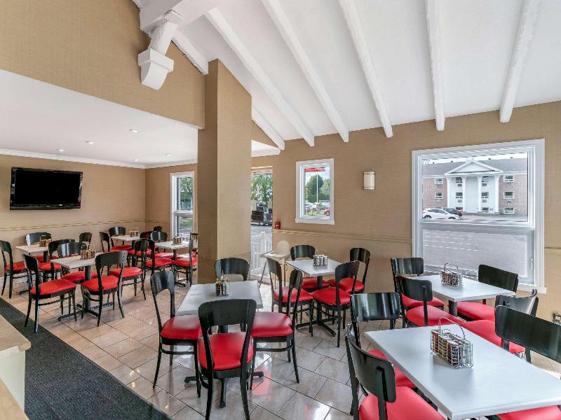 Econo Lodge - Brossard image