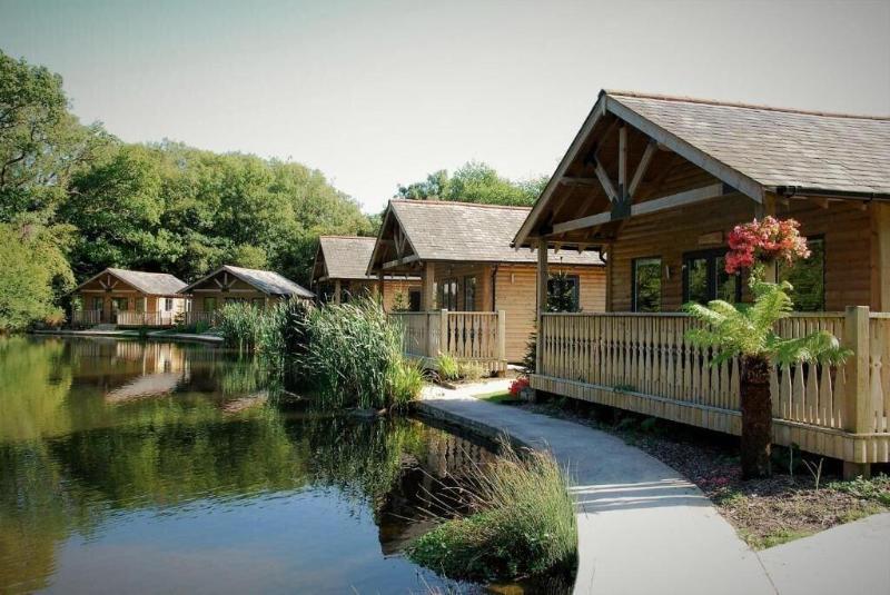Canada Lodge And Lake image