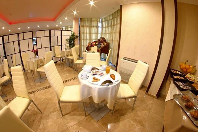 Hotel Chic image