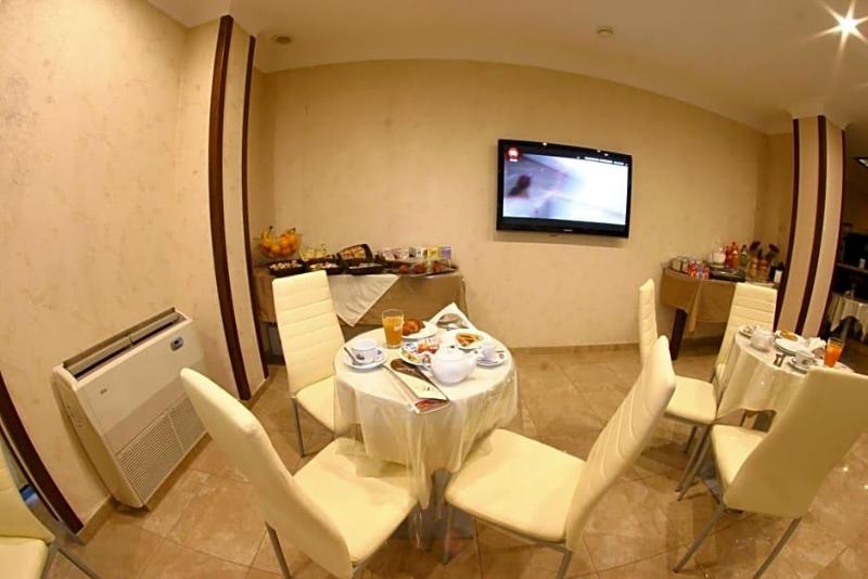 Hotel Chic image