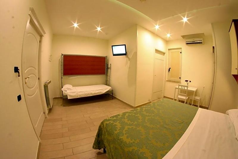 Hotel Chic image