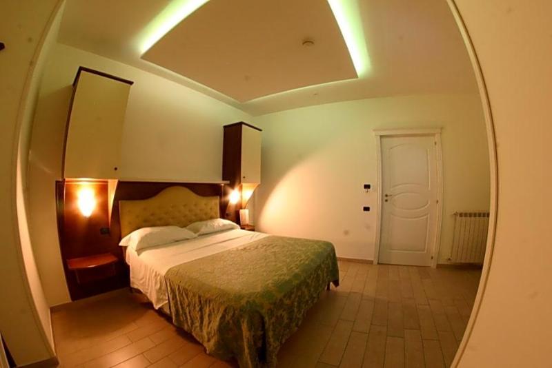 Hotel Chic image