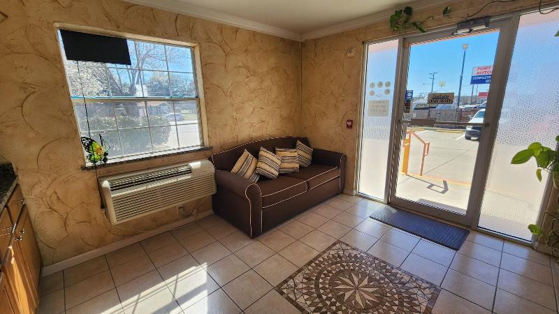 Benbrook Inn & Suites image