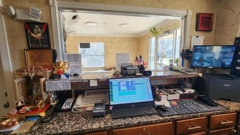Benbrook Inn & Suites image