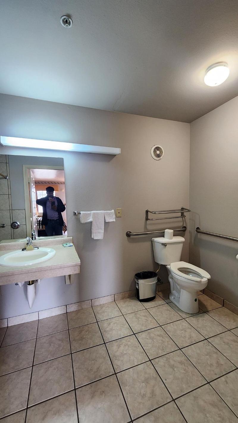Benbrook Inn & Suites image