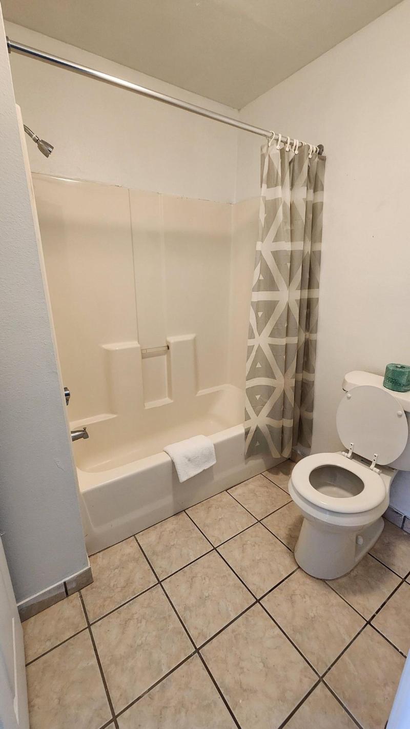 Benbrook Inn & Suites image