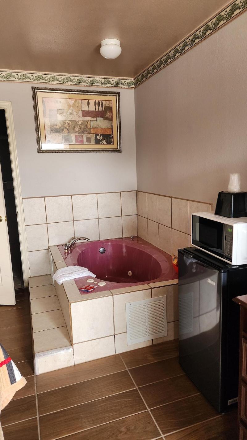 Benbrook Inn & Suites image