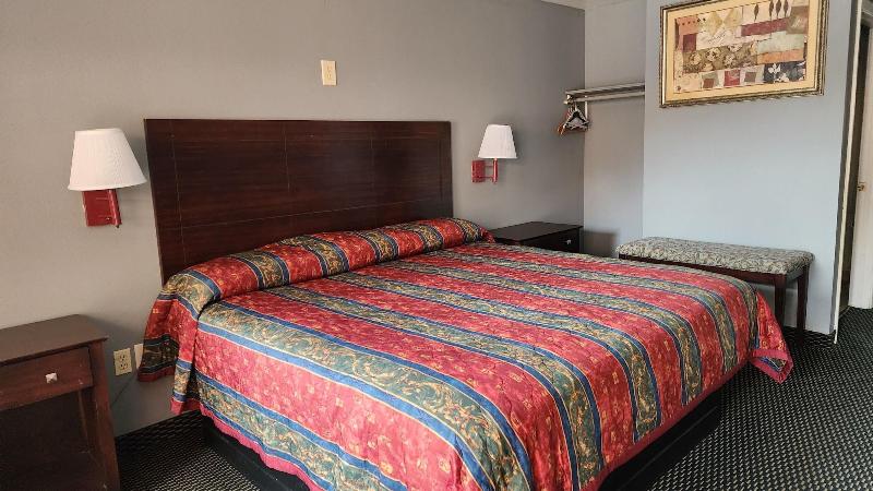 Benbrook Inn & Suites image