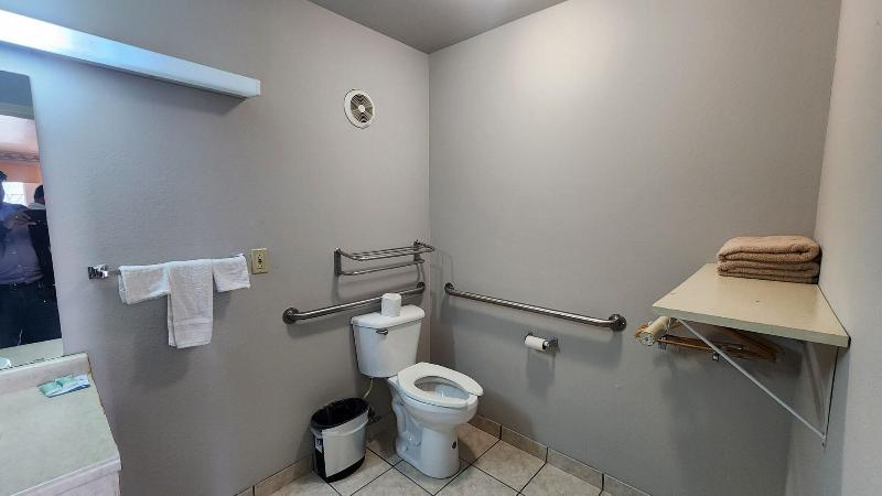 Benbrook Inn & Suites image
