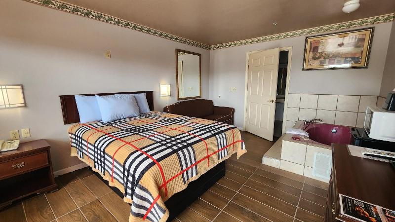 Benbrook Inn & Suites image